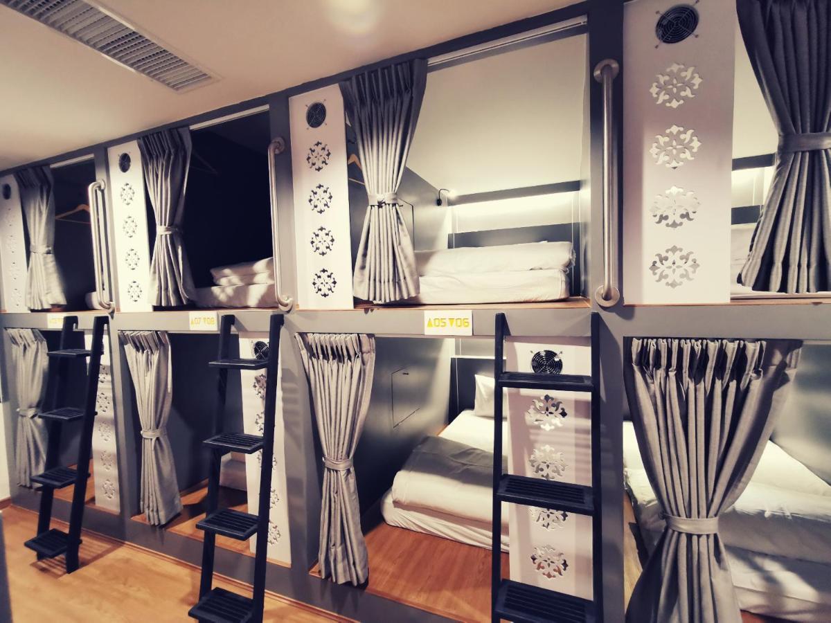 Auberge de jeunesse Capzule Bed Phuket Extérieur photo